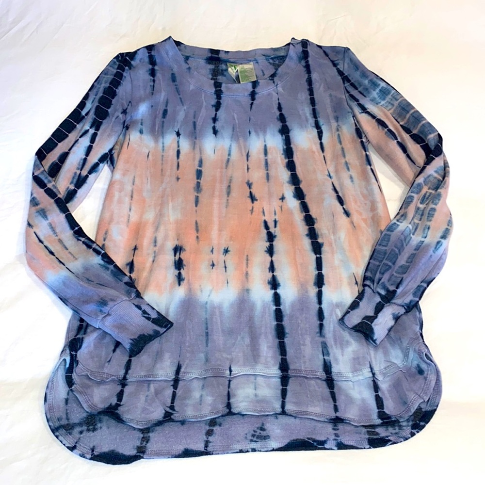 GREEN TEA L/S TIE DYED TUNIC SIZE SMALL